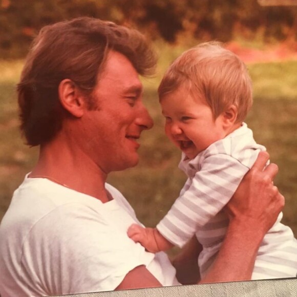Johnny Hallyday et sa fille Laura Smet bébé sur l'Instagram de Nathalie Baye, le 20 août 2020.