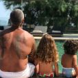 Amel Bent en vacances avec sa famille (Juillet 2019).