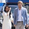 Le prince Harry, duc de Sussex, et Meghan Markle, duchesse de Sussex, rencontrent des jeunes entrepreneurs locaux à Tembisa près de Johannesburg, le 2 octobre 2019, lors de leur dernier jour en Afrique du Sud.