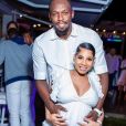 Usain Bolt et sa fiancée Kasi Bennett enceinte de leur premier enfant, le 15 mars 2020. Le couple a accueilli une petite fille comme l'a annoncé le Premier ministre jamaïcain le 18 mai 2020.