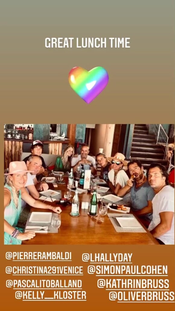 Laeticia Hallyday, son compagnon Pascal Balland et leurs amis en vacances à Saint-Barthélémy, le 24 août 2020 sur Instagram.