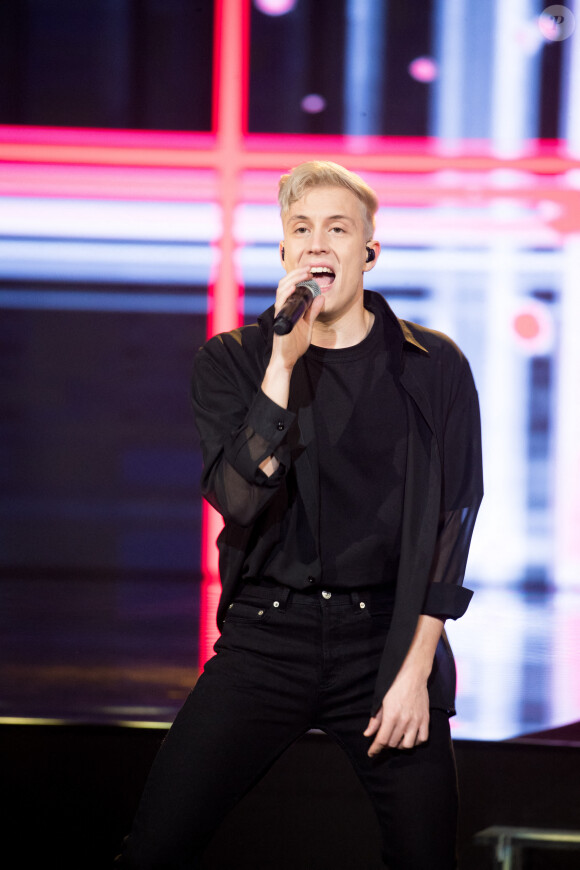 Loïc Nottet lors de l'enregistrement de l'émission "La Chanson secrète 5", qui sera diffusée le 11 janvier 2020 sur TF1, à Paris. Le 17 décembre 2019 © Gaffiot-Perusseau / Bestimage