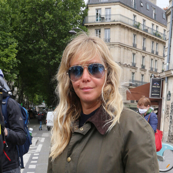 Exclusif - Enora Malagré se rend à la conférence de presse "Justice pour Adama" d'Assa Traoré, la soeur d'Adama à Paris, le 9 juin 2020. Le jeune homme est décédé lors de son interpellation par les gendarmes en juillet 2016 à Beaumont-sur-Oise (Val-d'Oise).