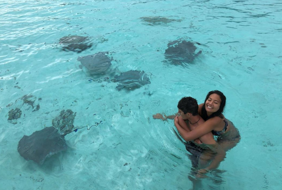 Vaimalama Chaves en vacances à Bora Bora avec son compagnon