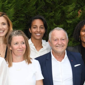 Selma Bacha, Julie Gayet, Stéphanie Gillard, Sarah Bouhaddi, Jean-Michel Aulas, Wendie Renard et Eugénie Le Sommer - Photocall du film "Les joueuses" - Festival du film Francophone d'Angoulême 2020. Le 1er septembre 2020. © Guirec Coadic / Bestimage