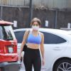 Exclusif - Charli XCX se rend à son cours de gym à Los Angeles pendant l'épidémie de coronavirus (Covid-19), le 20 août 2020