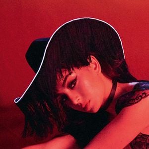 La chanteuse Charli XCX pose pour la nouvelle campagne de la marque anglaise de lingerie Agent Provocateur. Le 11 novembre 2019.
