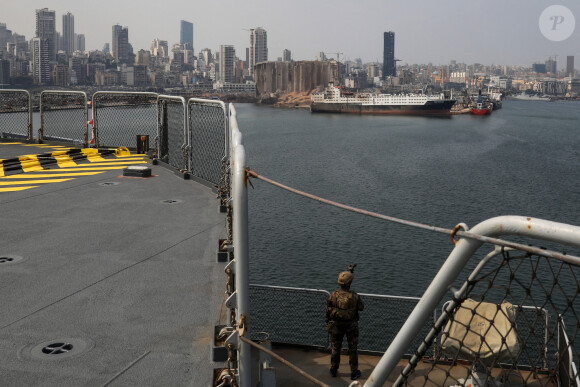 Illustration du port de Beyrouth, détruit par l'explosion de 2750 tonnes de nitrate d'ammonium, depuis le porte-hélicoptères français Tonnerre le 1er septembre 2020. © Stéphane Lemouton / Bestimage 