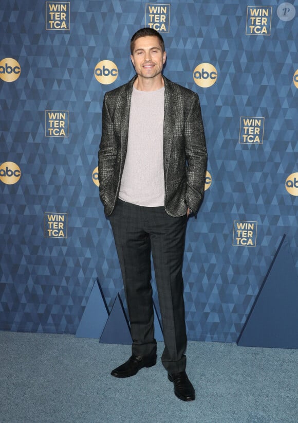 Eric Winter - Les célébrités assistent à la soirée "ABC TCA Winter Press Tour 2020" à Pasadena le 8 janvier 2020. 
