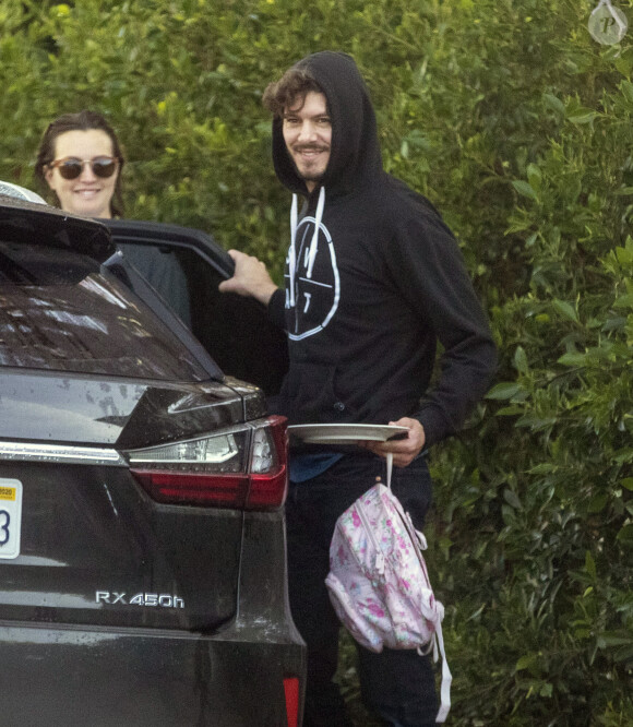 Exclusif - Leighton Meester et son mari Adam Brody se promènent à Los Angeles, le 28 janvier 2020.