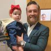 Conor McGregor avec sa fille Croia en mars 2020 à Dublin, photo Instagram