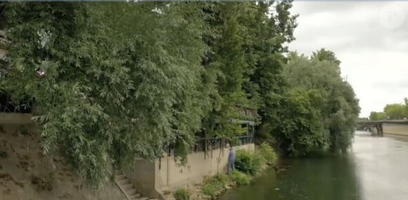 Laurent de "L'amour est dans le pré 2020" urine près de la Seine, épisode du 14 septembre 2020, sur M6