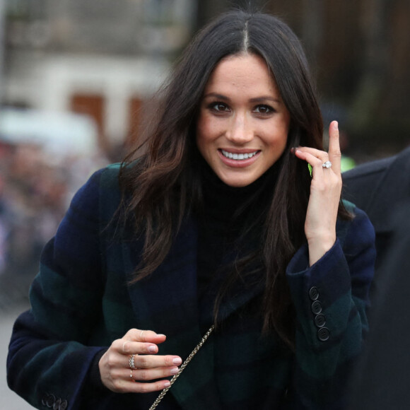 Meghan Markle (bijoux Missoma) à Edimbourg en Ecosse le 13 février 2018.