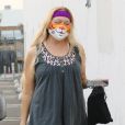 Exclusif - La militante américaine pour les droits des animaux Carole Baskin porte un masque de protection original à son arrivée à un studio de danse à Los Angeles pendant l'épidémie de coronavirus (Covid-19), le 13 septembre 2020.