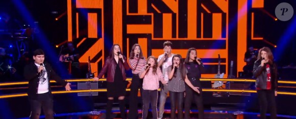 Battle entre Julien, Samvel et les six membres de Musical Kids dans "The Voice Kids 2020", le 19 septembre, sur TF1