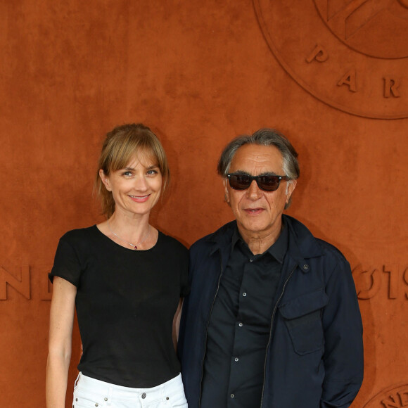 Richard Berry et sa femme Pascale Louange dans le village lors des internationaux de tennis de Roland Garros à Paris, France, le 4 juin 2019. © Jacovides-Moreau/Bestimage 