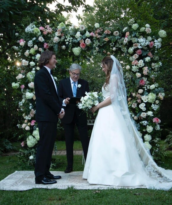 Liz Gillies (Dynastie) s'est mariée à son compagnon, Michael Corcoran, en août dernier, comme elle l'a annoncé sur Instagram.