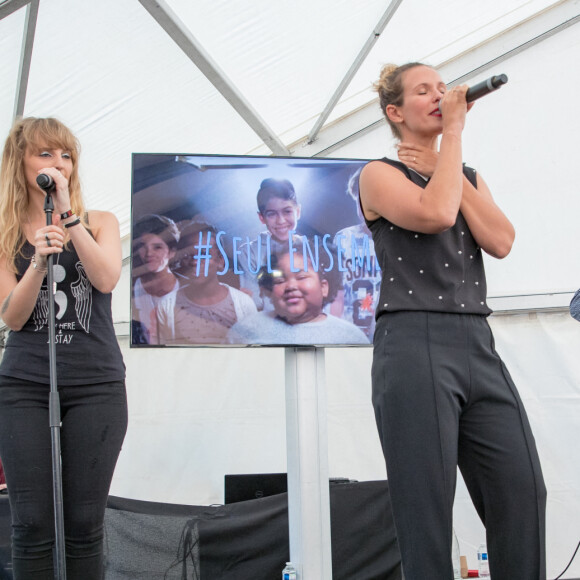 Exclusif - La chanteuse Lorie (Laure Pester) - La Première Dame et Laure Pester lors de l'inauguration de la Maison des parents de l'hôpital d'Enfants Margency à Margency. Le 17 septembre 2019 © Moreau-Perusseau / Bestimage 
