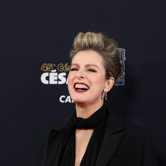 Karin Viard lors du photocall lors de la 45e cérémonie des César à la salle Pleyel à Paris le 28 février 2020. © Dominique Jacovides / Olivier Borde / Bestimage