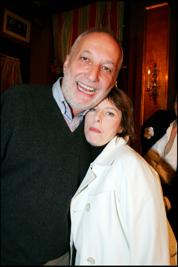 Exclusif - François Berléand et Karin Viard - Dîner des nominés des César au Fouquet's.