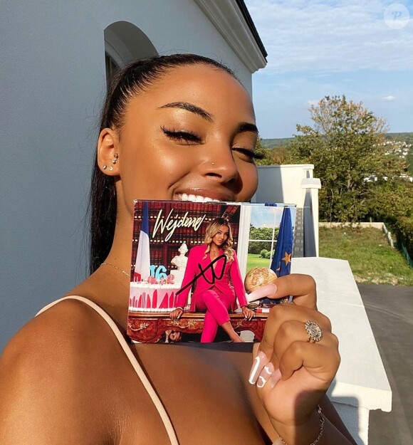 La chanteuse Wejdene, 16 ans, sort son premier album. Ici sur Instagram @wejdene.bk où elle est suivie par 1,2 million d'abonnés.