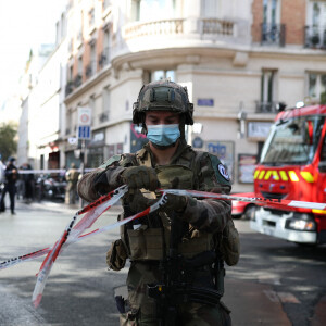 Illustration - Attaque au couteau près des anciens locaux de Charlie Hebdo à Paris: deux blessés, le 25 septembre 2020. La préfecture de police signale, qu'une opération de police est en cours dans le 11ème arrondissement de Paris à la suite de cette attaque. Les deux suspects ont été interpellés.