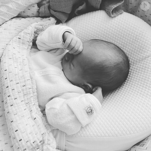 Benjamin Castaldi, sa femme Aurore et son fils Gabriel né le 27 août 2020.