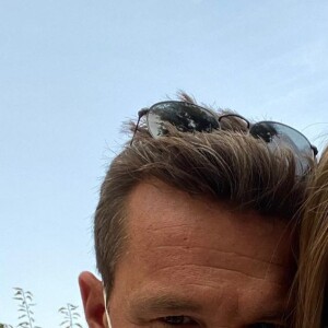 Benjamin Castaldi, sa femme Aurore et son fils Gabriel né le 27 août 2020.