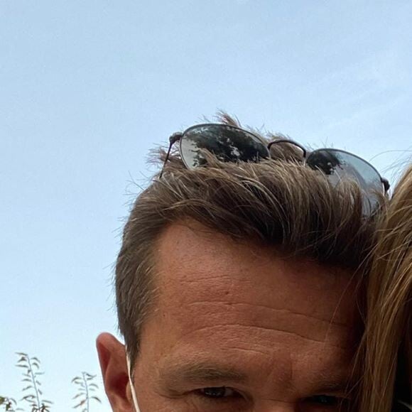 Benjamin Castaldi, sa femme Aurore et son fils Gabriel né le 27 août 2020.