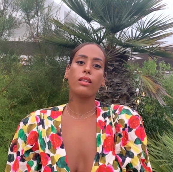 Amel Bent sur Instagram (2020).