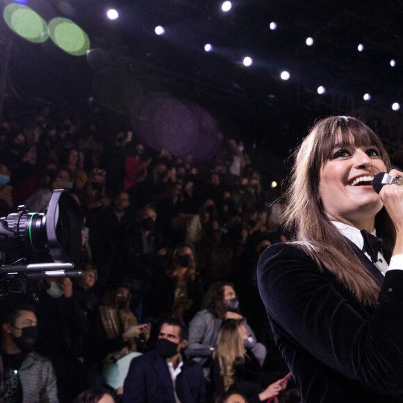 Clara Luciani - Défilé Etam Live Show 2020 à Paris le 29 septembre 2020. © Pool Agence Bestimage