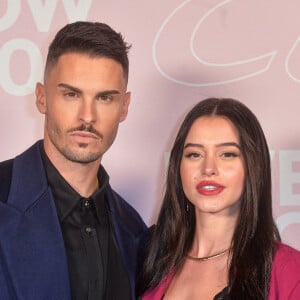 Baptiste Giabiconi et Léa Elui - Photocall du défilé Etam Live Show 2020 à Paris le 29 septembre 2020. © Pool Agence Bestimage