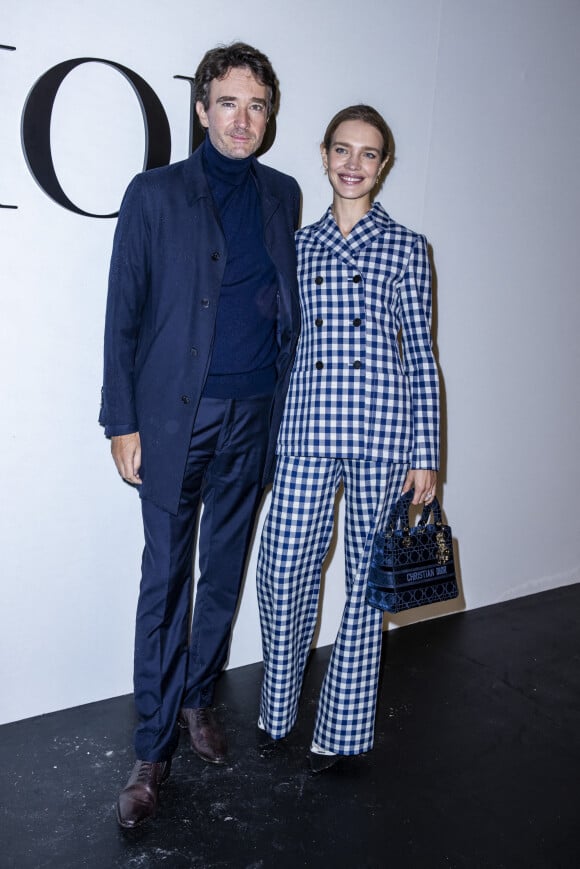 Natalia Vodianova et Antoine Arnault lors du défilé de mode prêt-à-porter printemps-été 2021 "Dior" au Jardin des Tuileries à Paris. Fin septembre 2020. © Olivier Borde / BestImage