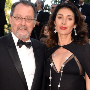 Jean Reno et sa femme Zofia à la montée des marches du film "The Last Face" lors du 69ème Festival International du Film de Cannes. © Rachid Bellak / Bestimage 