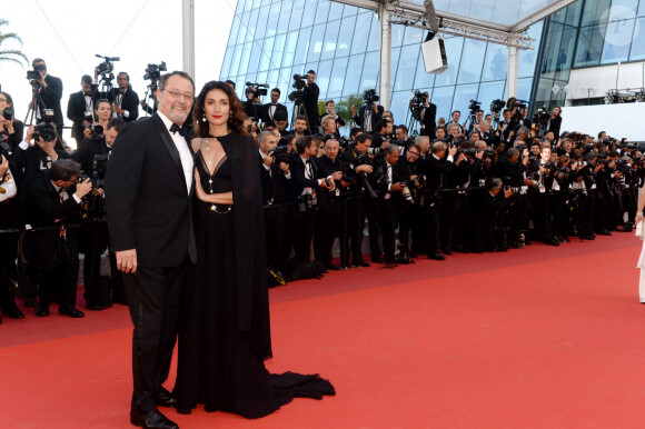Jean Reno et sa femme Zofia à la montée des marches du film "The Last Face" lors du 69ème Festival International du Film de Cannes le 20 mai 2016. © Rachid Bellak / Bestimage 