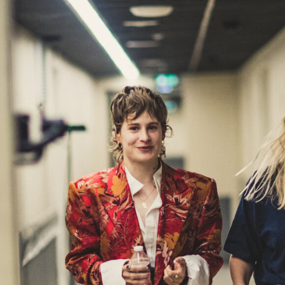 Exclusif - Christine and the Queens (Héloïse Letissier) - Backstage - Enregistrement de l'émission "Tous ensemble pour la musique" pour la fête de la musique 2020 à l'AccorHotels Arena à Paris le 17 juin 2020. © Cyril Moreau / Veeren Ramsamy / Bestimage