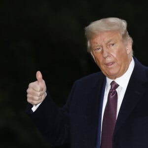 Le président américain Donald J.Trump arrive à la Maison Blanche à son retour de Bedminster, à Washington, The District, Etats-Unis, le 1er octobre 2020. Le président des Etats-Unis a été testé positif au Coronavirus (Covid-19). 