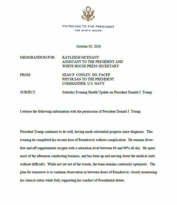 Le président des Etats-Unis Donald Trump en plein travail depuis le centre médical militaire national Walter Reed à Bethesda, alors qu'il est hospitalisé car testé positif au Covid-19 (Coronavirus). Le 3 octobre 2020