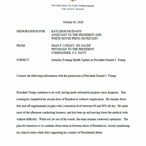 Le président des Etats-Unis Donald Trump en plein travail depuis le centre médical militaire national Walter Reed à Bethesda, alors qu'il est hospitalisé car testé positif au Covid-19 (Coronavirus). Le 3 octobre 2020