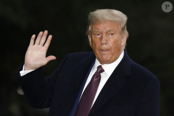 Le président américain Donald J.Trump arrive à la Maison Blanche à son retour de Bedminster, à Washington, The District, Etats-Unis, le 1er octobre 2020. Le président des Etats-Unis a été testé positif au Coronavirus (Covid-19).