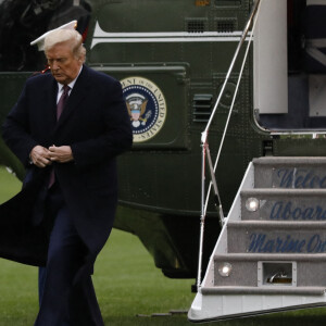 Le président américain Donald J.Trump arrive à la Maison Blanche à son retour de Bedminster, à Washington, The District, Etats-Unis, le 1er octobre 2020.