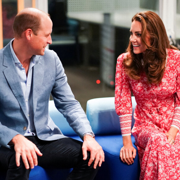 Le prince William, duc de Cambridge, et Kate Middleton, duchesse de Cambridge, visitent un "Job Centre" de Londres, le 15 septembre 2020.