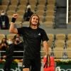 Stefanos Tsitsipas s'est qualifié, pour la première fois de sa carrière, pour les quarts de finale en battant Grigor Dimitrov (6-3, 7-6, 6-2) lors du tournoi de tennis de Roland Garros, octobre 2020.