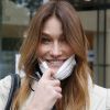 Carla Bruni-Sarkozy arrive à la radio RTL pour la promotion de son nouvel album éponyme.