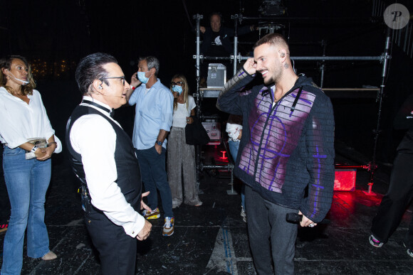 Exclusif -  - Jean-Marc Généreux et M. Pokora (Matt Pokora) - Backstage de l'enregistrement de l'émission "Spectaculaire" présentée par J.M.Généreux, qui sera diffusée le 3 octobre sur France 2, à La Plaine Saint-Denis. Le 22 septembre 2020 . © Pierre Perusseau / Bestimage 