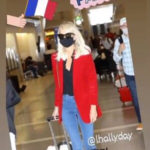Laeticia Hallyday a quitté Los Angeles le 12 octobre 2020 pour un voyage promotionnel avec ses filles Jade et Joy.