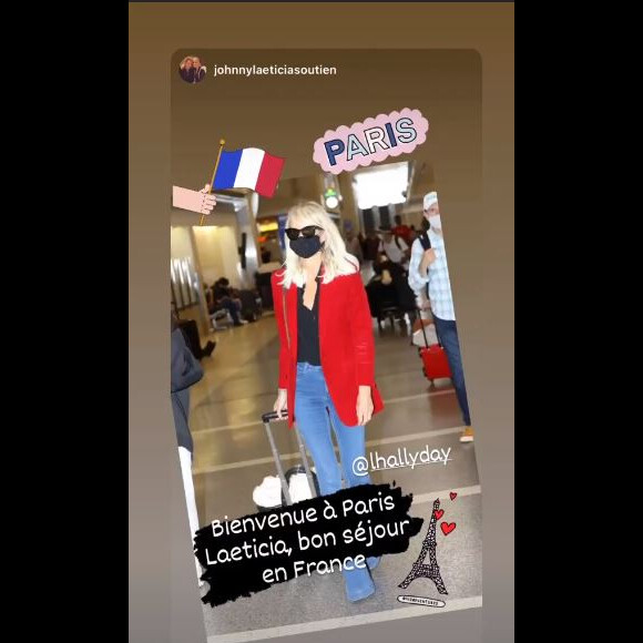 Laeticia Hallyday a quitté Los Angeles le 12 octobre 2020 pour un voyage promotionnel avec ses filles Jade et Joy.
