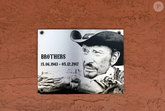 Exclusif - Illlustration - chambre 113 du Hat Rock Inn motel à Mexican Hat dans l'Utah avec la plaque commemorative des "Brothers" - Laeticia Hallyday et ses amis Billy (Fabrice Le Ruyet) (mari de A. Marcassus), Philippe Fatien et Pierre Billon lors de leur roadtrip en Harley à travers l'ouest américain.