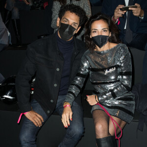 Exclusif - Tomer Sisley, sa femme Sandra - Frontrow lors du défilé Etam Live Show à Paris le 29 septembre 2020. © Pool Agence Bestimage