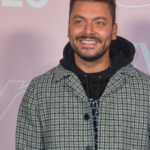 Kev Adams - Photocall du défilé Etam Live Show 2020 à Paris le 29 septembre 2020. © Pool Agence Bestimage 